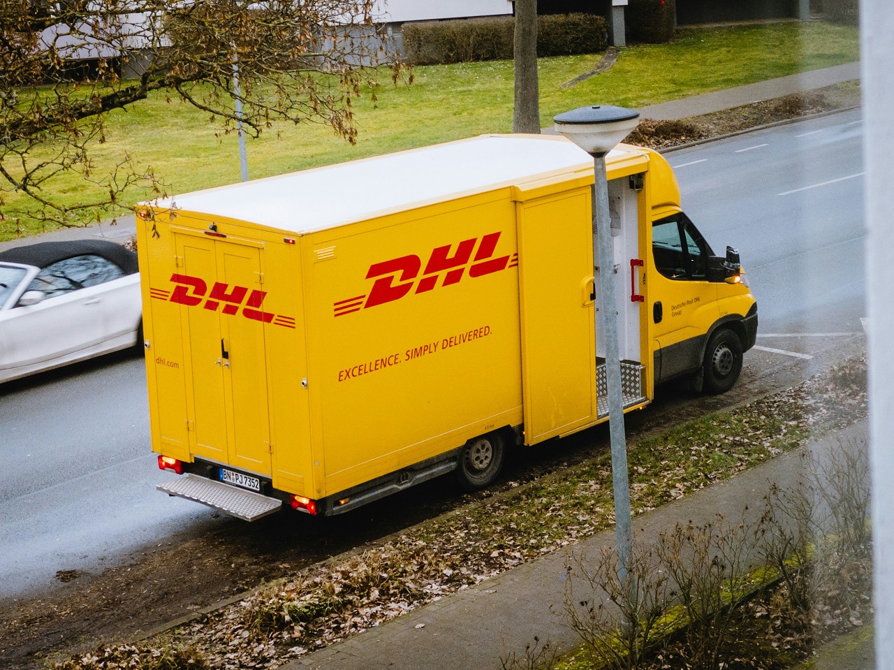 DHL Shipping Options Guide 2024