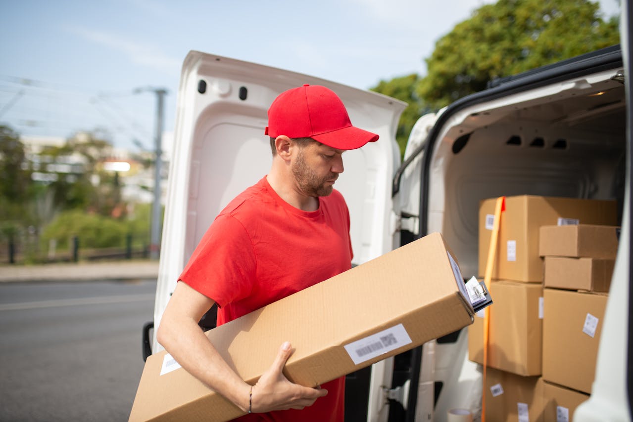 How to Select the Perfect DHL Shipping Option for Your Needs